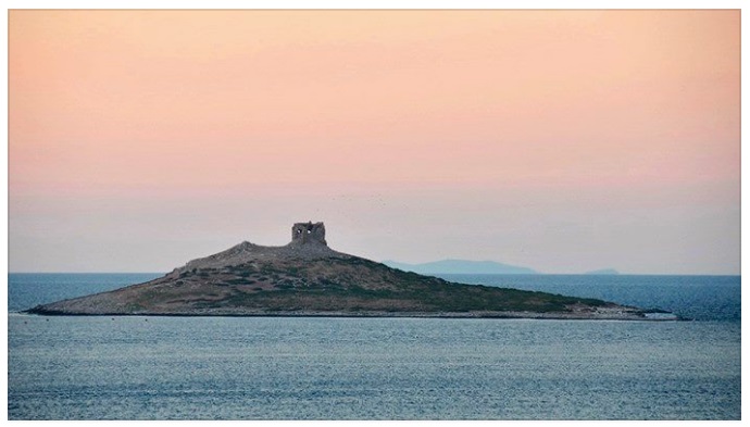 L'ISOLA DELLE FEMMINE E' IN VENDITA: VOLETE FARCI UN PENSIERINO? ECCO IL PREZZO DI PARTENZA - 22/10/2017